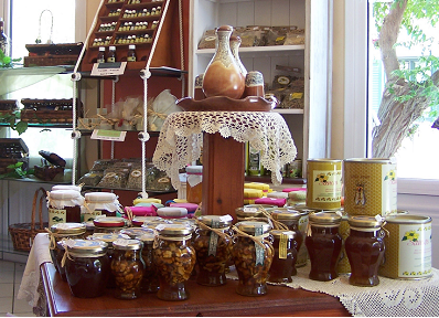 Oliven en wijn en kruiden van Samos